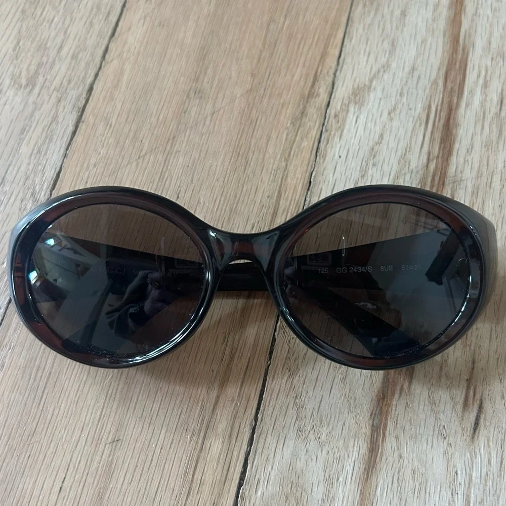 Gucci Round Frame Sunglasses